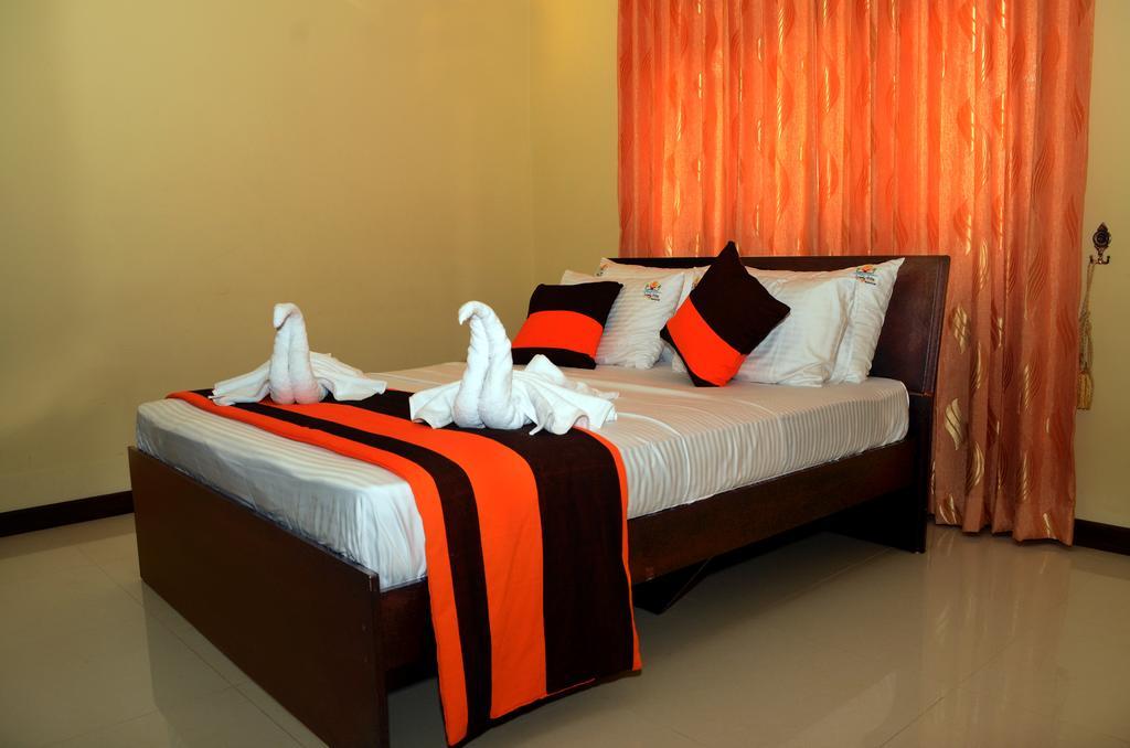 Lovely Villa Negombo Ettukala Exterior photo